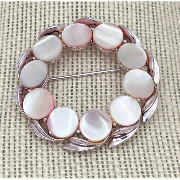 Vintage Faux Pink Pearl Wreath Brooch Pin Circles - Picture 4 of 6